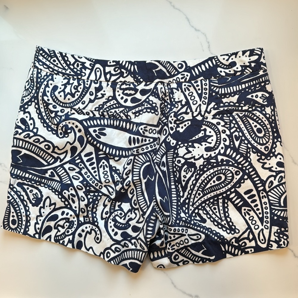 Anthropologie Lucy & Laurel women’s shorts size 8 navy and white paisley - Picture 3 of 3